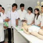 Học y khi gia đình không có ai làm nghề y