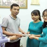 Nhặt 40,5 triệu đồng, 2 cô giáo trả cho người đánh rơi