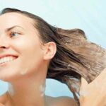 4 cách làm tóc khô nhanh cực dễ không cần dùng máy sấy