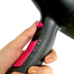 Hướng dẫn cách sấy tóc không gây tổn hại và bảo vệ chất tóc