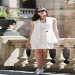Mặc áo khoác vest không tay đẹp như sao trong ngày se lạnh –