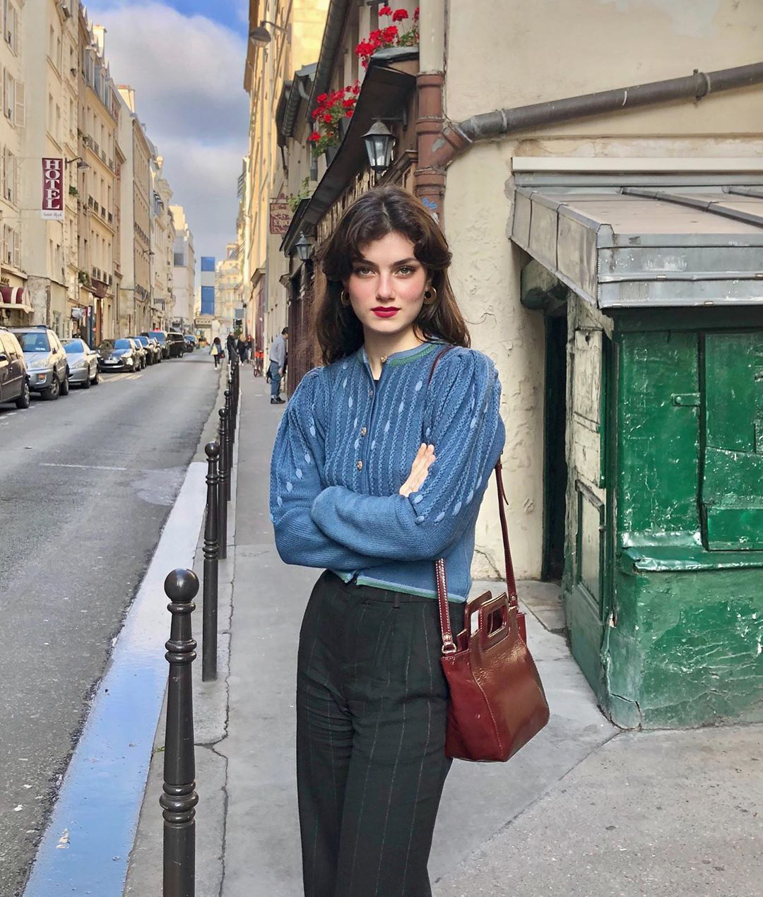 Chất liệu và kiểu dáng áo sơ mi nữ công sở cao cấp