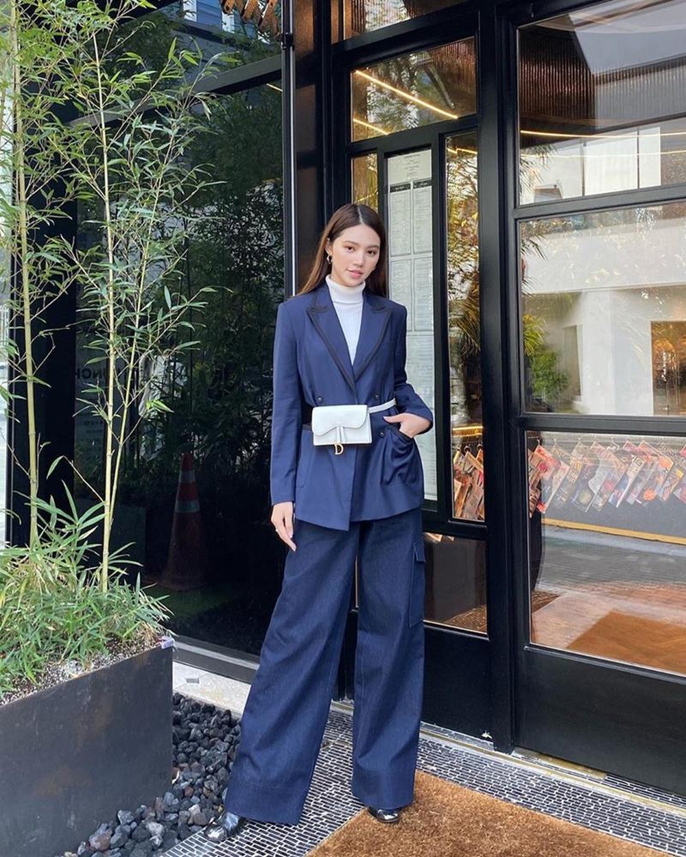 Quan nu cong so cho nang nho nhan