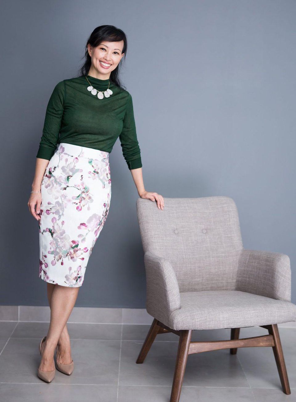 Giày phù hợp cho đầm công sở tuổi trung niên