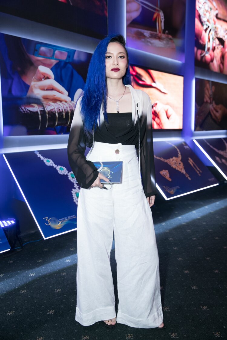 Quan nu cong so va giay dep phu kien