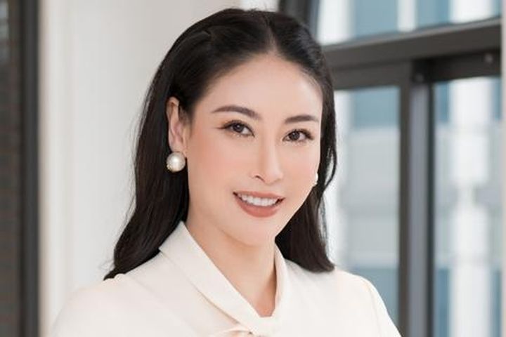 Hà Kiều Anh chia sẻ quan điểm thời trang ở tuổi 45