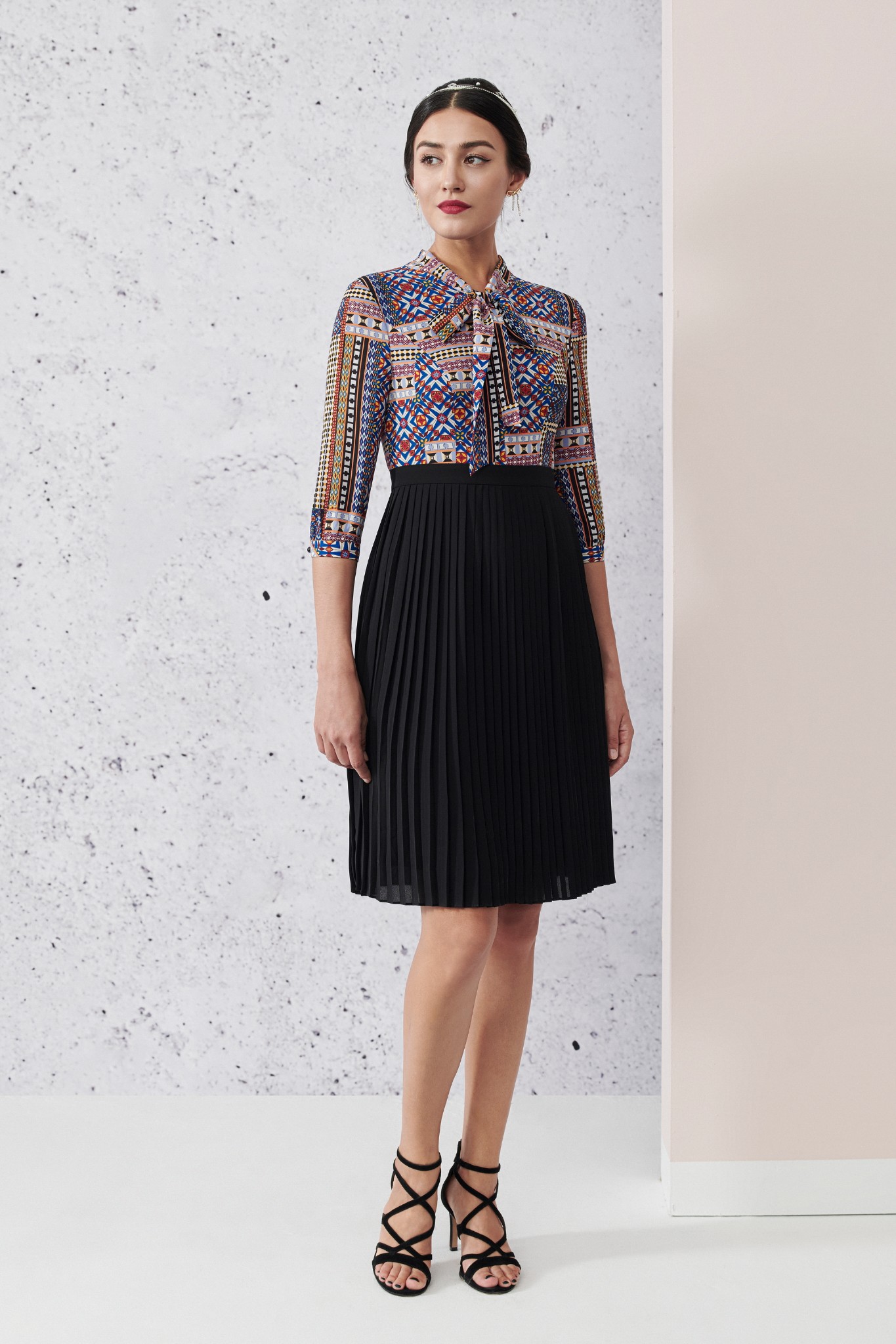 Trang phục sang trọng, quý phái Chic-land