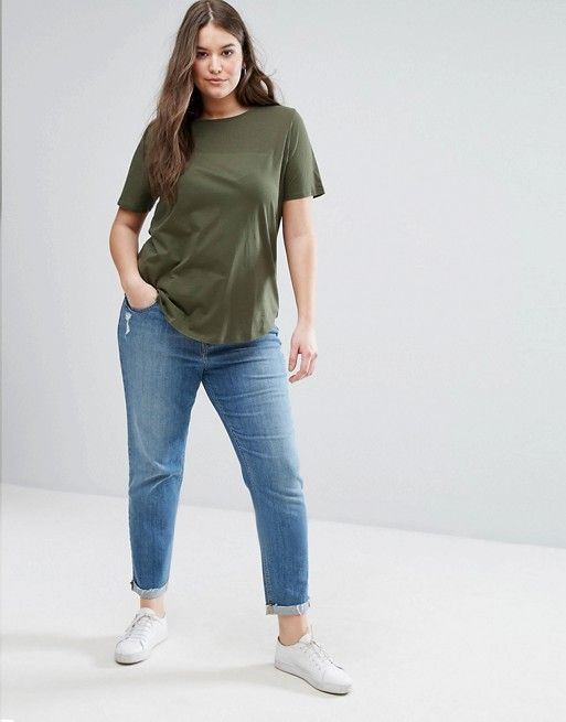 Quần jean áo thun đen