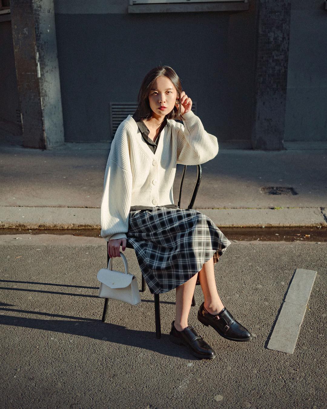 10 công thức diện đồ “không áo khoác” dành cho nàng công sở thường xuyên ngồi văn phòng - Ảnh 8.