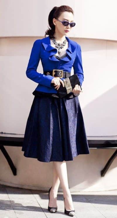 Hoặc mẫu váy trẻ trung đậm chất “tây”