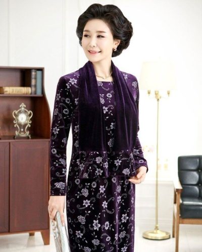 Hoặc bộ nhung màu tím than