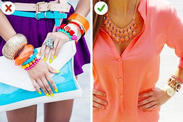 Việc mang nhiều phụ kiện khi đến công sở khiến bạn trở thành một cây “treo” đồ