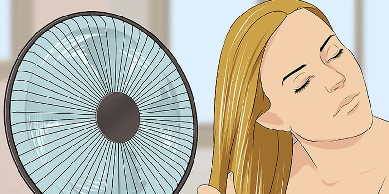 Hong khô chân tóc bằng quạt