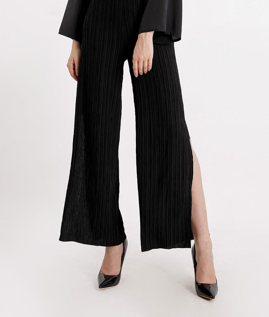 Quan au nu cong so xe ta