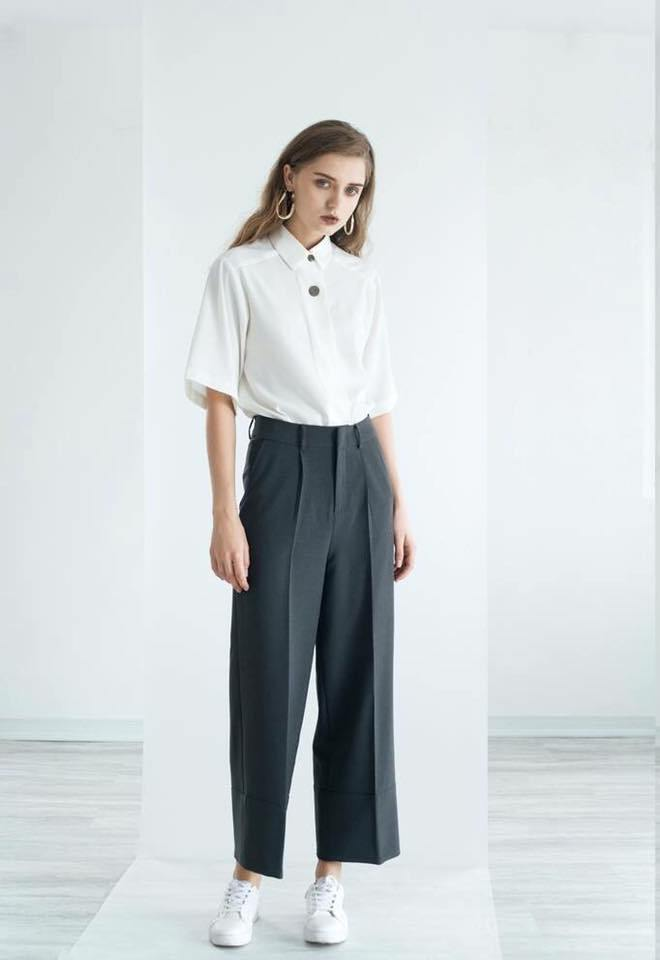 Quần kaki ống rộng sơ mi dài tay