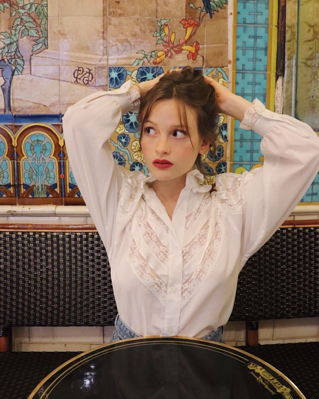 Để diện đồ công sở chuẩn xinh và thanh lịch không kém phụ nữ Pháp, chị em chỉ cần sắm 5 items này - Ảnh 4.