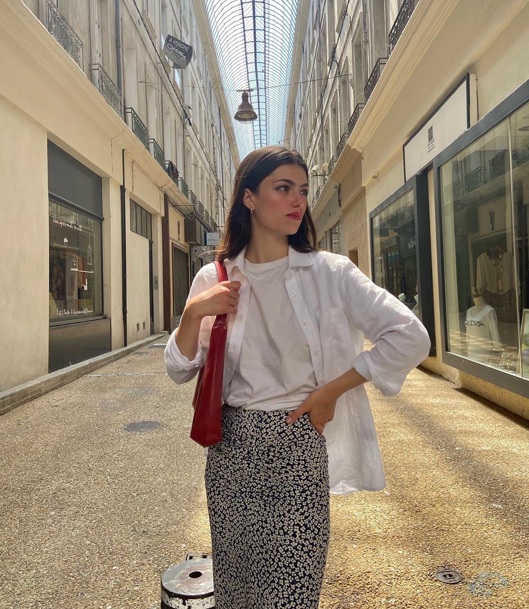 Để diện đồ công sở chuẩn xinh và thanh lịch không kém phụ nữ Pháp, chị em chỉ cần sắm 5 items này - Ảnh 7.