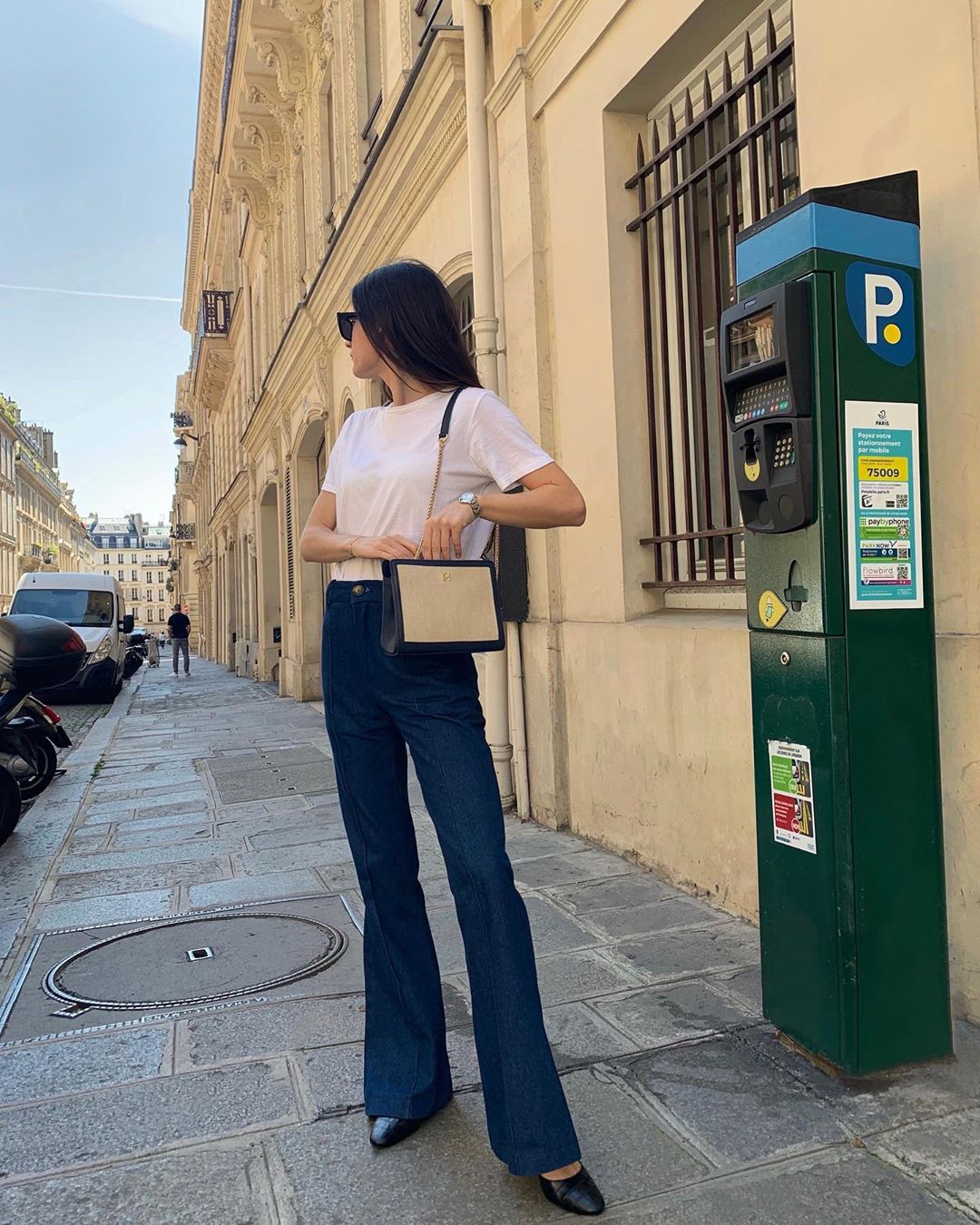 Để diện đồ công sở chuẩn xinh và thanh lịch không kém phụ nữ Pháp, chị em chỉ cần sắm 5 items này - Ảnh 8.