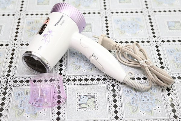 Thân máy mịn màng không trầy xước