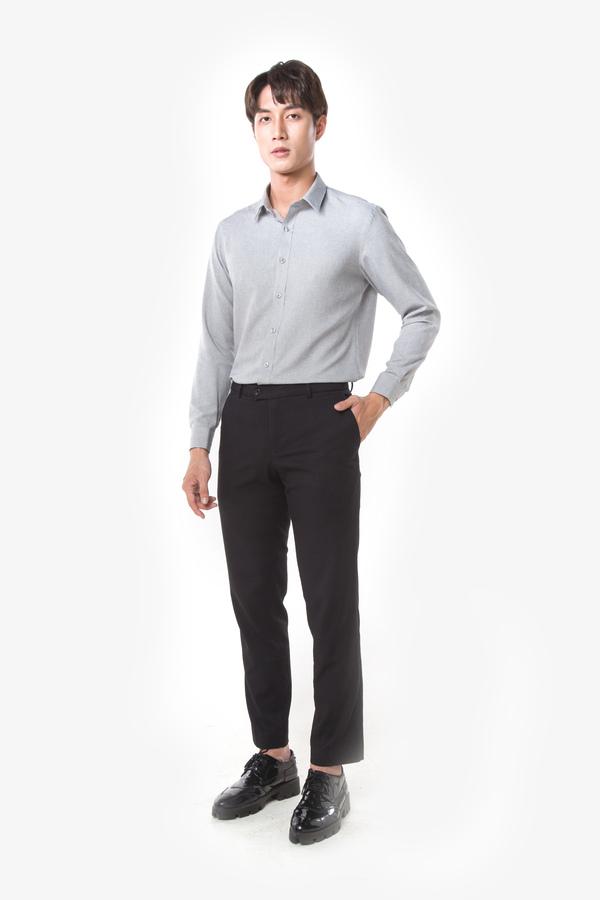 Áo sơ mi và quần tây cũng là lựa chọn không tồi cho thứ 4