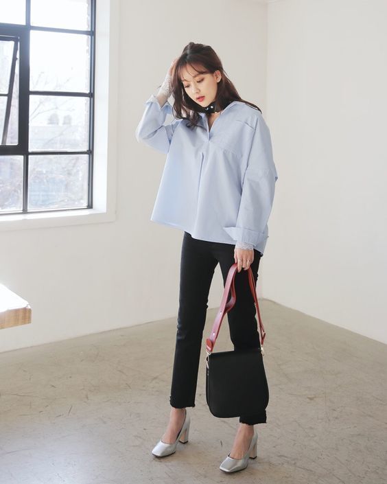 Quần tây ống côn với áo sơ mi Oversize năng động