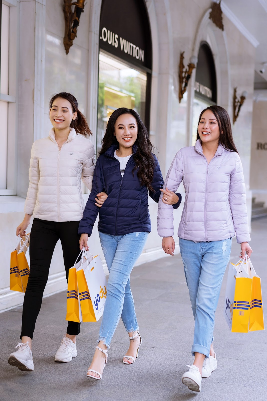 Ấm áp mùa đông với áo nữ cao cấp