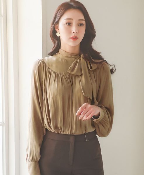 ao-so-mi-kieu-nu-trong-dau-nhun-xanh-reu