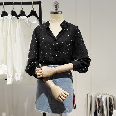 ao-so-mi-nu-den-co-chu-v-phoi-cham-bi