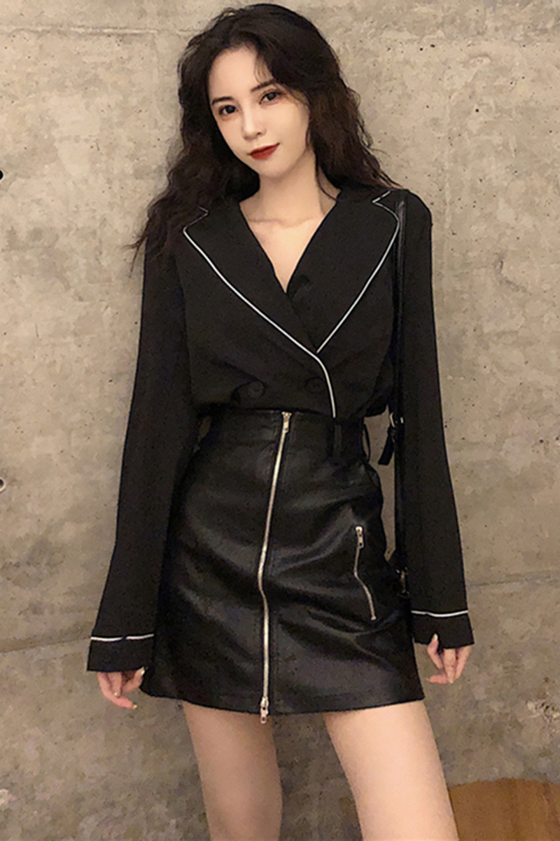 ao-so-mi-nu-den-co-vien-trang