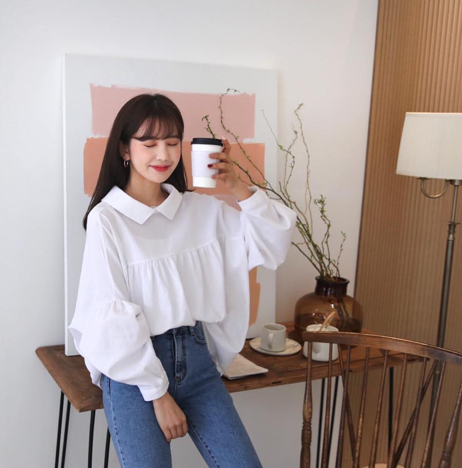 so-mi-trang-nu-dep-tay-phong-canh-doi