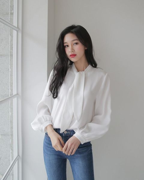 ao-so-mi-trang-nu-cong-so-dep-dang-no-dai