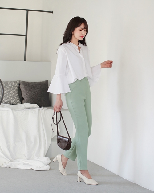 ao-trang-nu-cong-so-co-tru-tay-beo