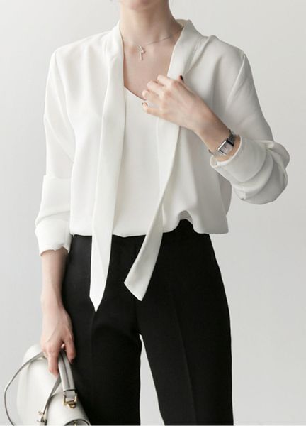 ao-trang-nu-cong-so-dep-co-phoi-day-no