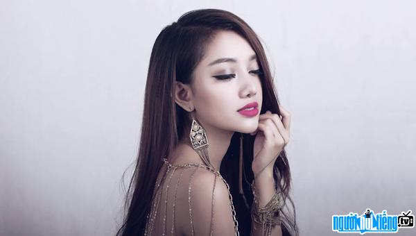 Nhà thiết kế thời trang Vân Anh Scarlet - Người nổi tiếng