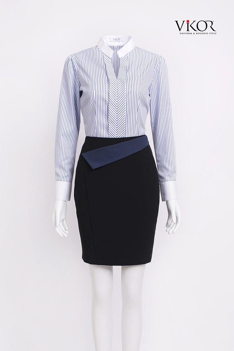 Chân váy bút chì đen nhấn vạt màu xanh tím than nổi bật, form dáng đẹp, tôn dáng người mặc và phù hợp với nhiều dáng người