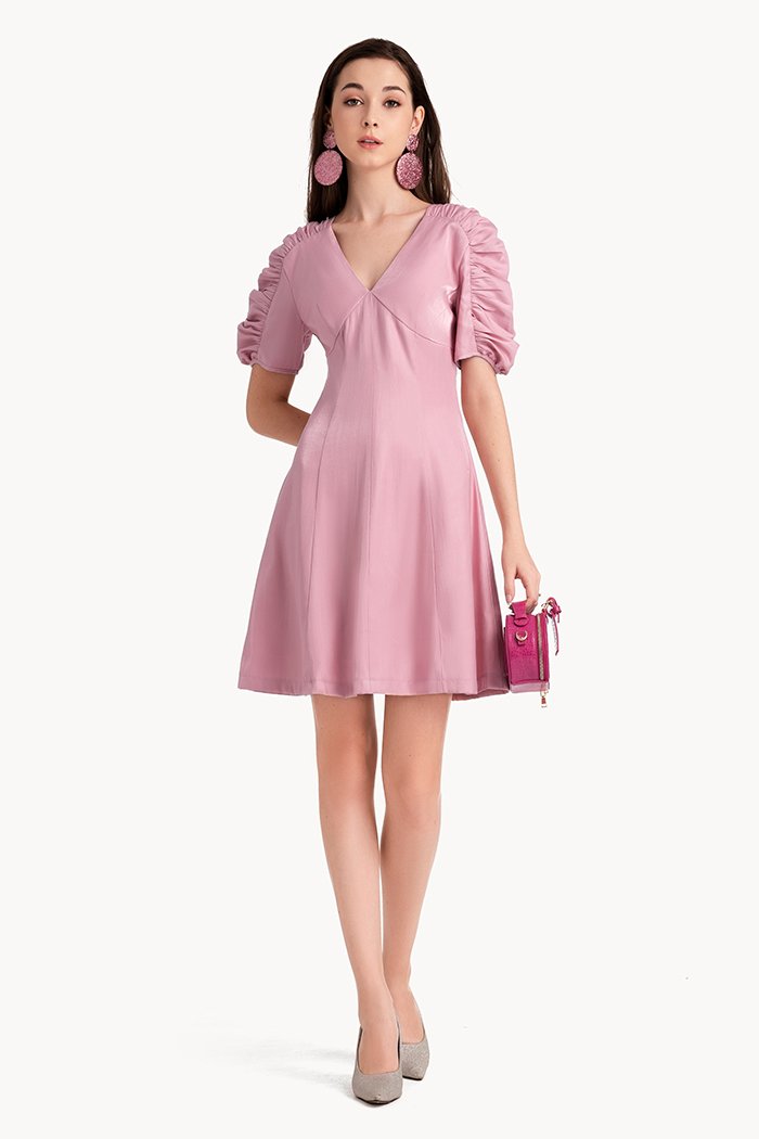 dam-cong-so-re-dep-dang-xoe-chu-a