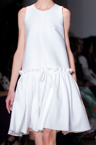 Đầm suông đuôi cá