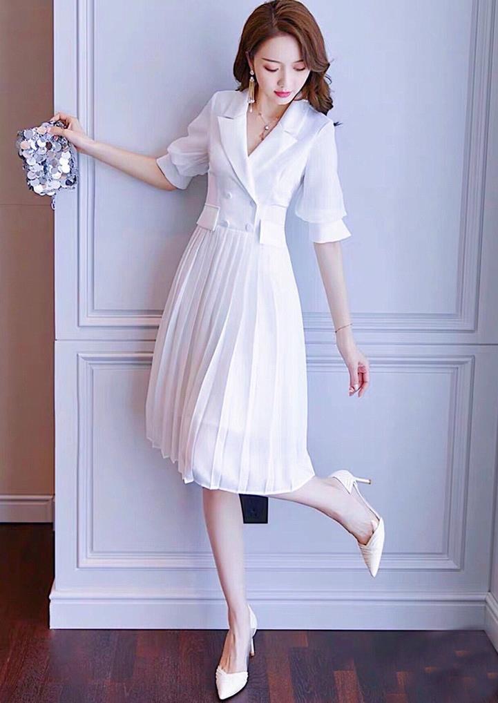 Đồng Phục Đầm Xòe Trắng Dập Ly Cổ Vest