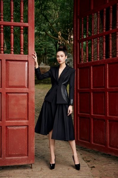 Bộ veston nữ phối da cá tính – May10