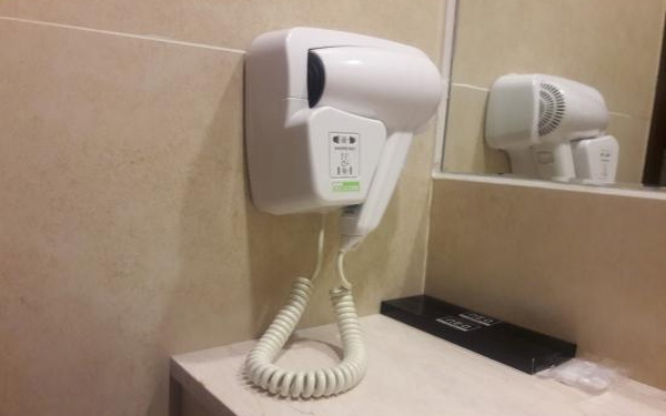 Khách sạn có máy sấy tóc không