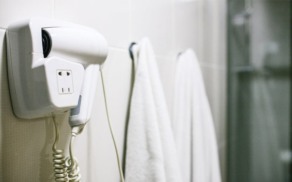 Khách sạn có máy sấy tóc không
