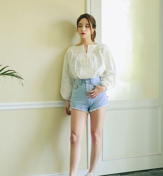 Áo sơ mi kiểu nữ Hàn Quốc cách điệu - 36+ Kiểu áo sơ mi nữ dễ thương diện nơi công sở, đi học, đi làm...