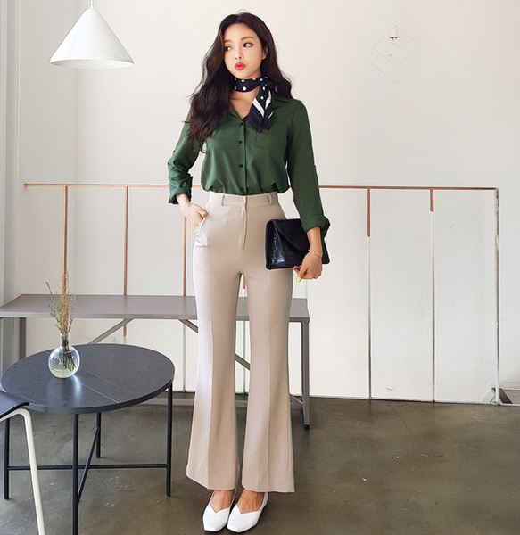 Màu trơn bóng - 36+ Kiểu áo sơ mi nữ dễ thương diện nơi công sở, đi học, đi làm...