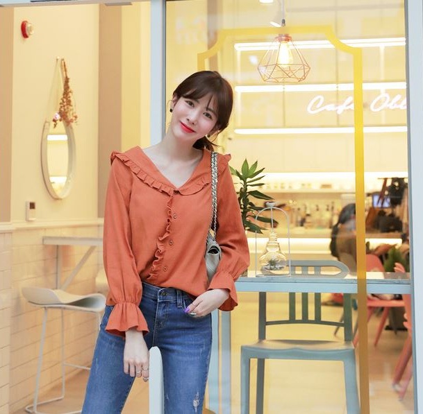 Sơ mi cổ lá sen - 36+ Kiểu áo sơ mi nữ dễ thương diện nơi công sở, đi học, đi làm...