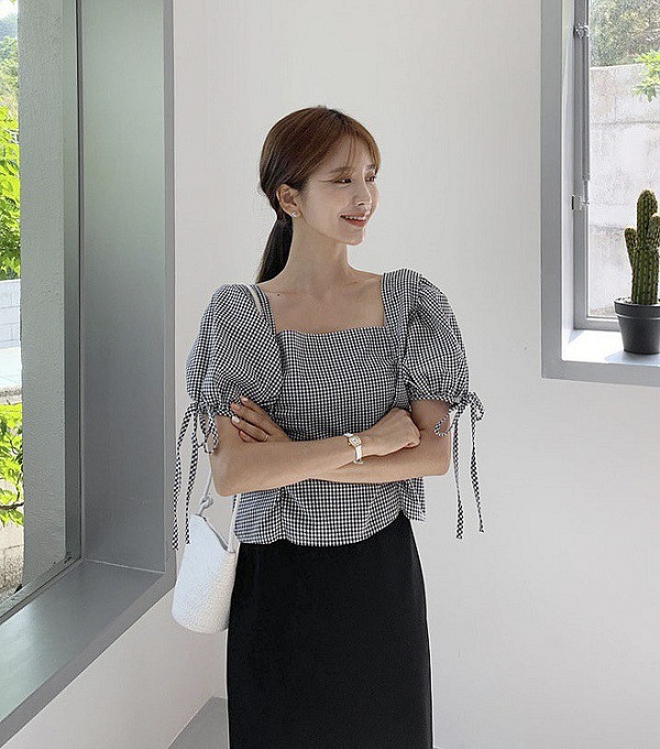 Mùa hè cứ sắm đủ mấy mẫu áo này, nàng công sở vừa mát mẻ lại sành điệu vô cùng - 14