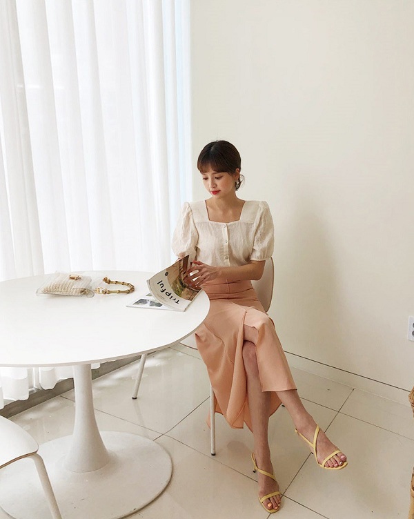 Mùa hè cứ sắm đủ mấy mẫu áo này, nàng công sở vừa mát mẻ lại sành điệu vô cùng - 15