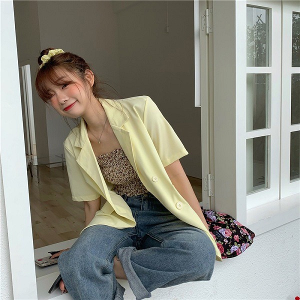 Mùa hè cứ sắm đủ mấy mẫu áo này, nàng công sở vừa mát mẻ lại sành điệu vô cùng - 4