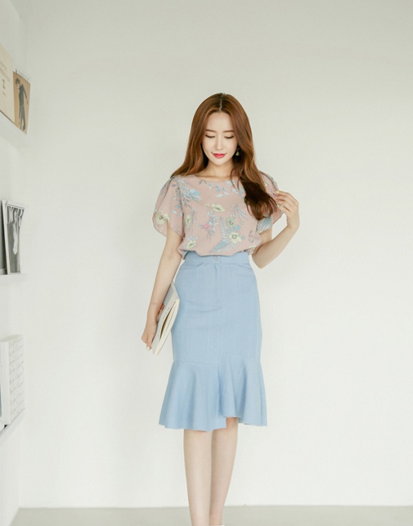 Mùa hè cứ sắm đủ mấy mẫu áo này, nàng công sở vừa mát mẻ lại sành điệu vô cùng - 11