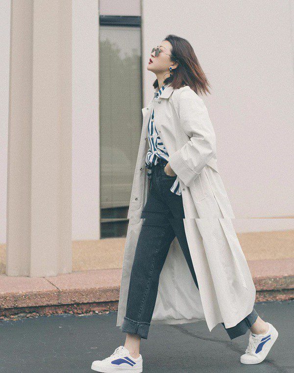 Áo trench coat đã là món đồ không thể thiếu của các cô gái trong mùa lạnh