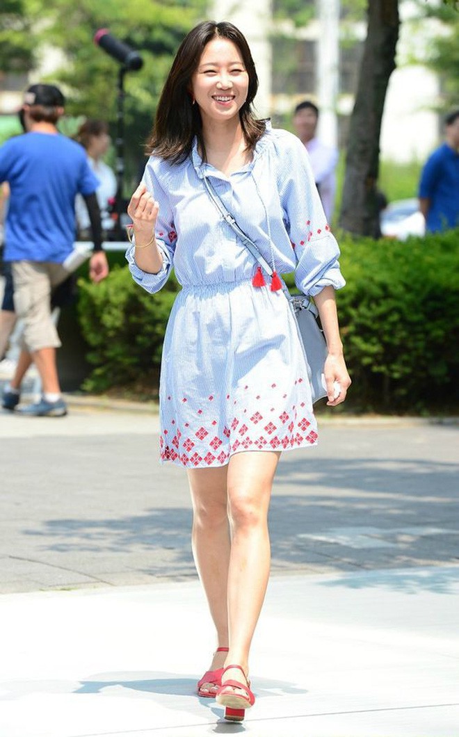 Nếu muốn tìm cho mình một phong cách công sở thật chuẩn thanh lịch, bạn phải xem ngay 6 phim Hàn đình đám này - Ảnh 24.